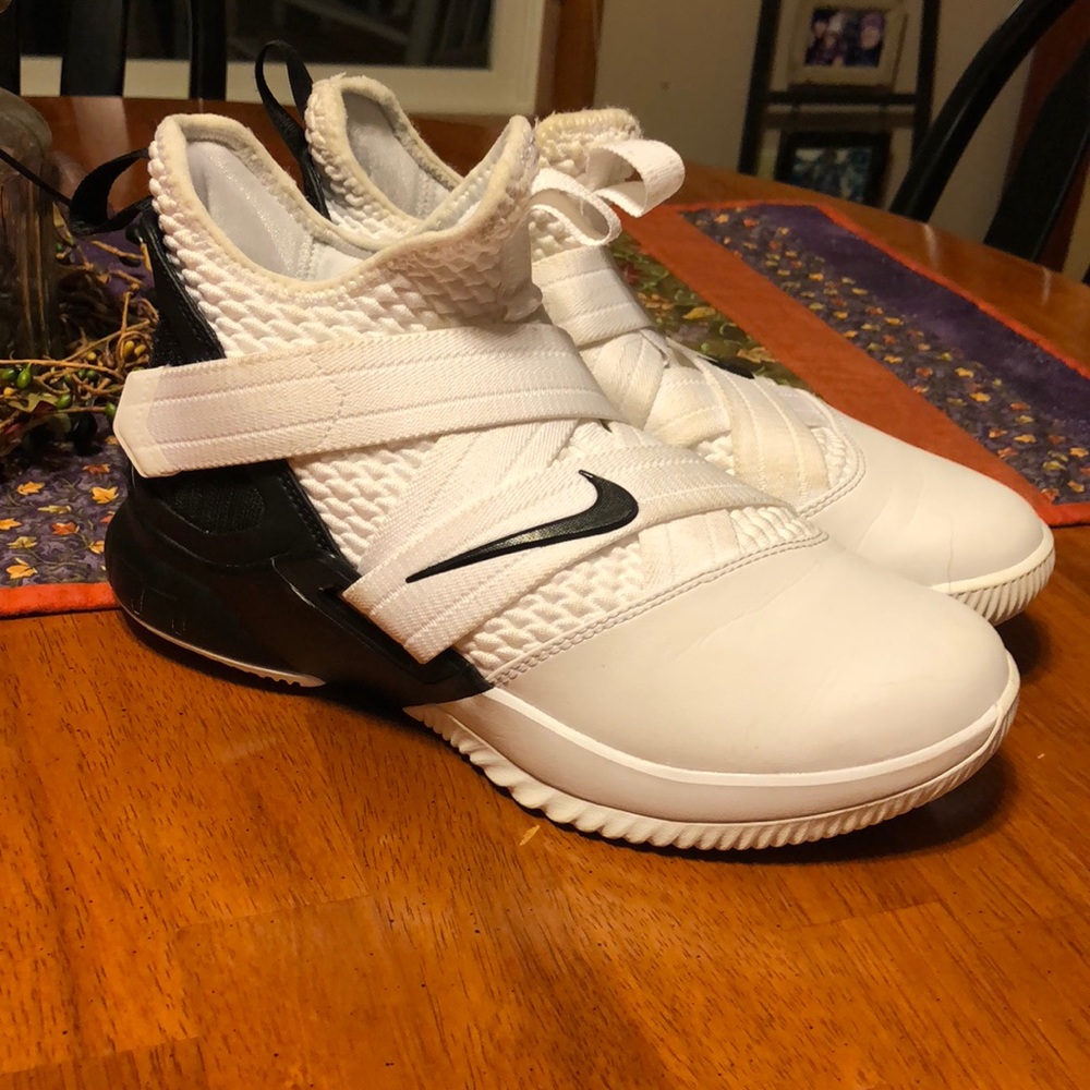 Nike women’s basketball sneakers